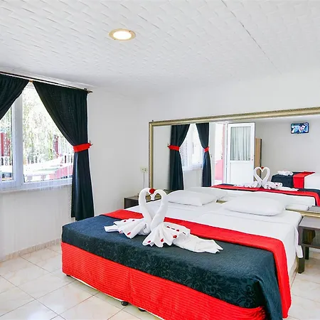 Hotel Altinkum 3*